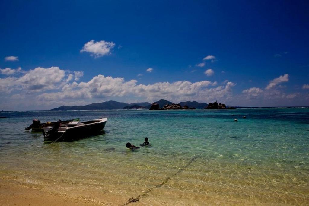 Jms Ventures Guesthouse - Private Pool La Digue Exterior photo